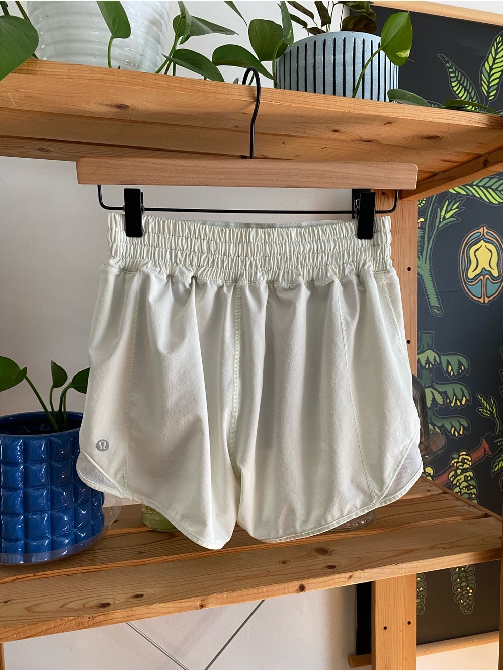 Lululemon Hotty Hot High-Rise Lined Shorts Elixir Green 4 - Picture 8 of 15